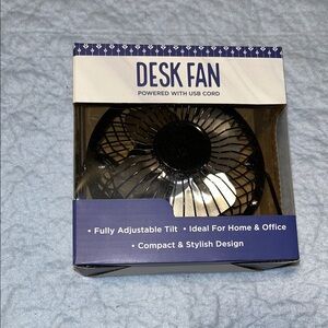 Compact Black Mini Desk Fan Powered by USB Cord